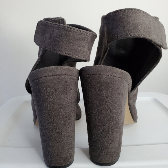 Aldo Suede Peep Toe Bootie Size 11 Gray Open Back Ankle Wrap Chunky Heel Shoe - Picture 8 of 15